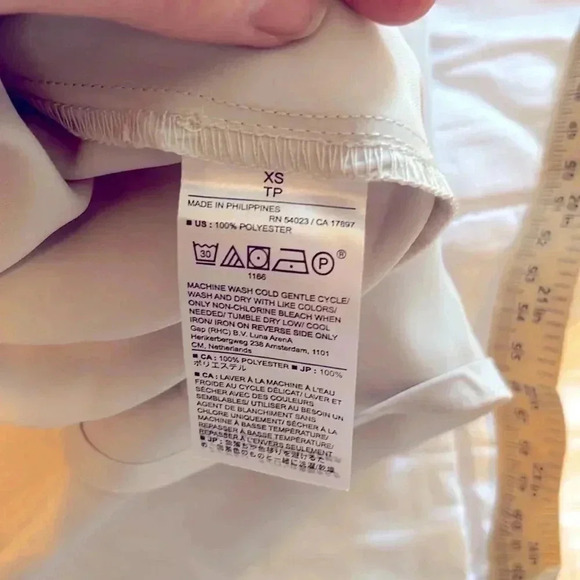 NWT Banana Republic Silver Sleeveless Blouse - Picture 6 of 6